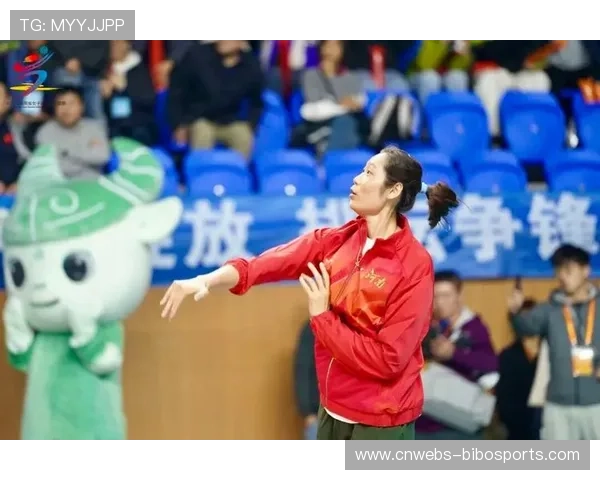 朱婷客串豫排青年教练以身作则激励新人奋勇拼搏