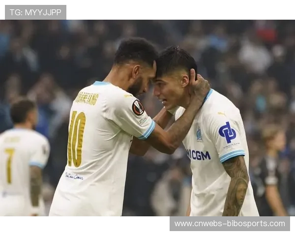 马赛再遭打击，比拉勒-纳迪尔两黄变一红球队九人应战